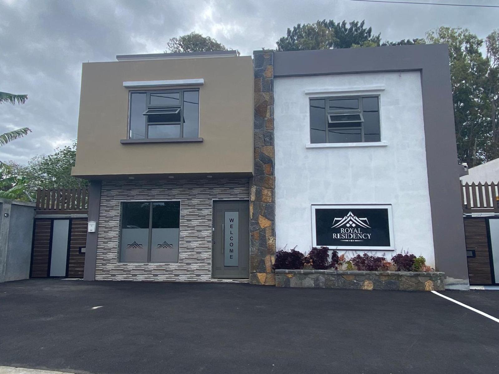 Hotel Royal Taste Residency Plaine Magnien Exterior foto